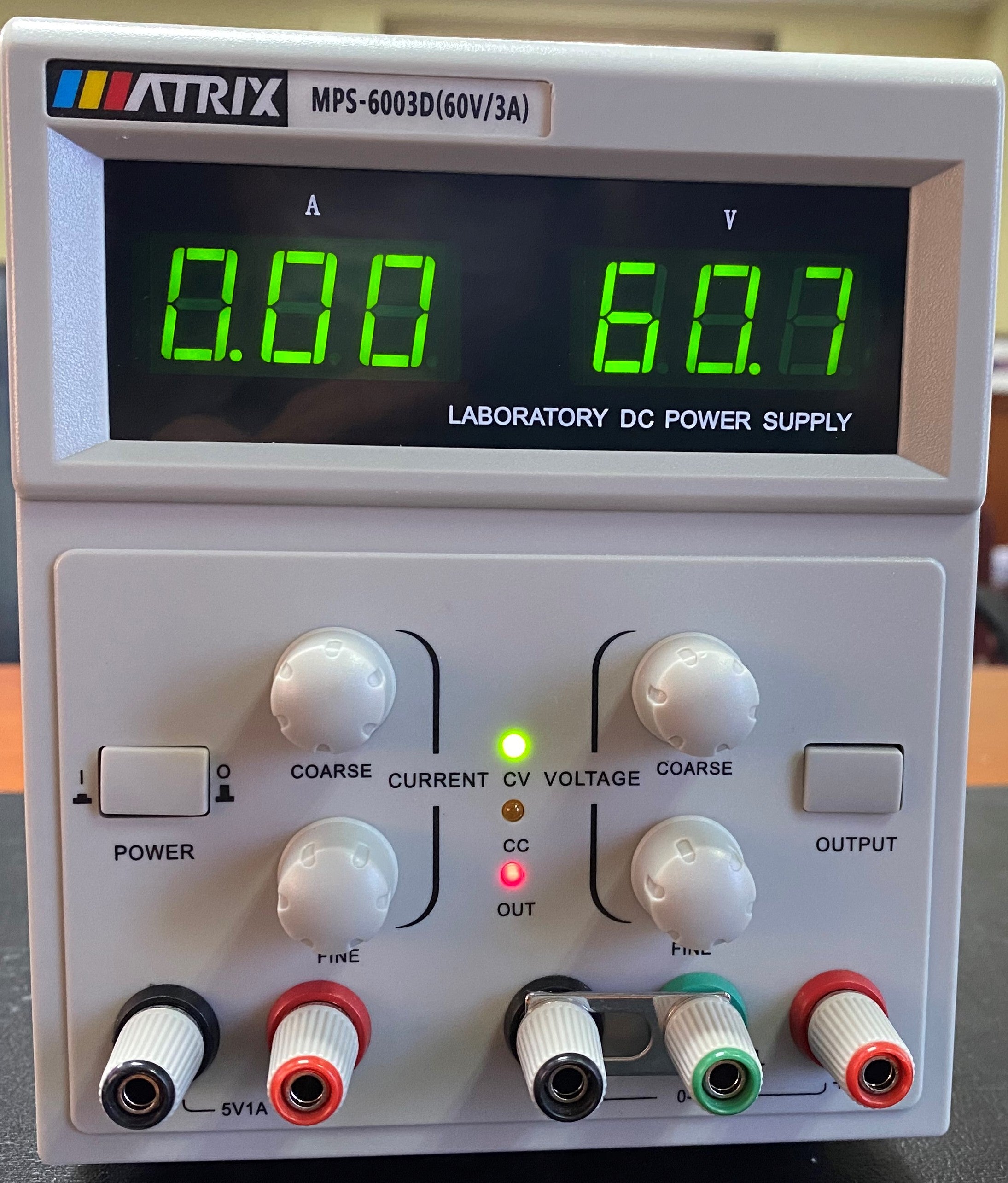 Matrix MPS-6003D · Fuente de poder DC ajustable 0-60 V / 3 A