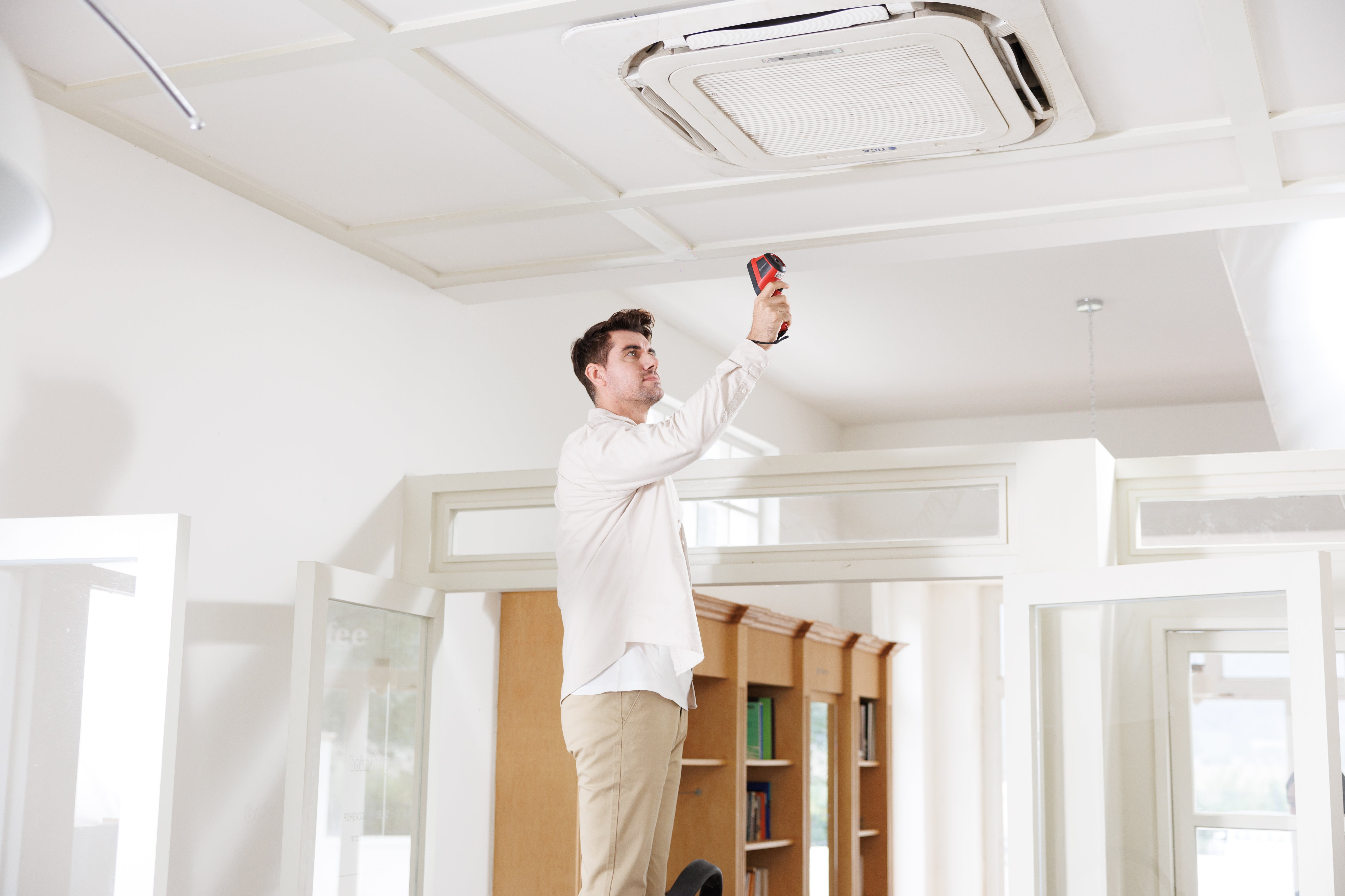ECO LITE · Cámara termográfica compacta de entrada · 96×96 px · -20 a 550 °C