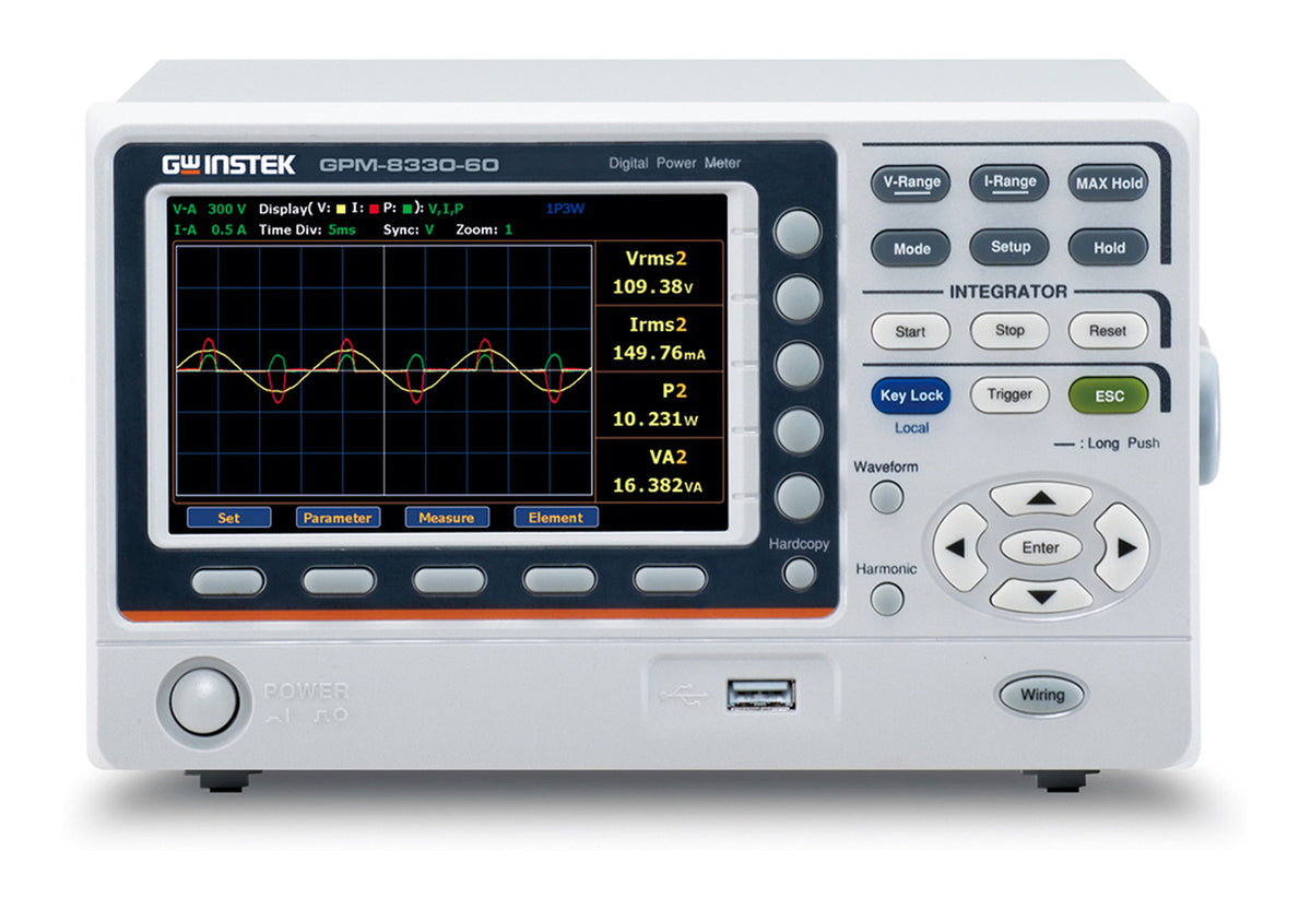 Medidor de potencia digital GW Instek GPM-8330-60 visto de frente, con la pantalla mostrando las formas de onda de tensión y corriente junto a las lecturas de Vrms, Irms, potencia activa y potencia aparente.