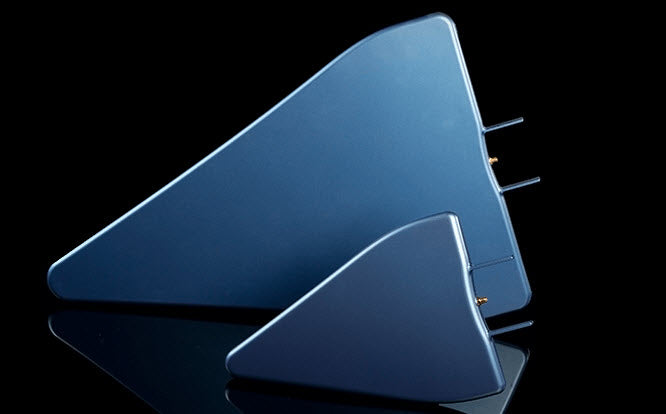 Aaronia HYPERLOG Series · Antenas directivas logperiódicas de banda