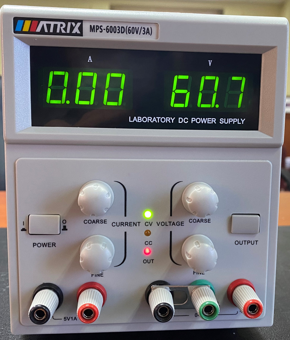 Matrix MPS-6003D · Fuente de poder DC ajustable 0-60 V / 3 A