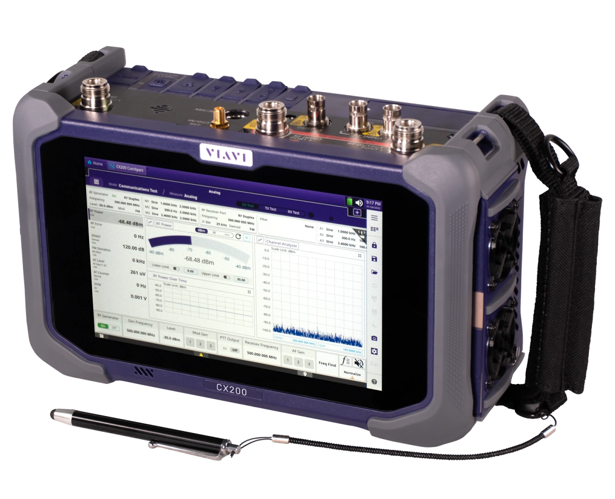 Viavi CX200 SiteXpert en perspectiva, con lápiz táctil, correa de mano y conectores RF en el borde superior