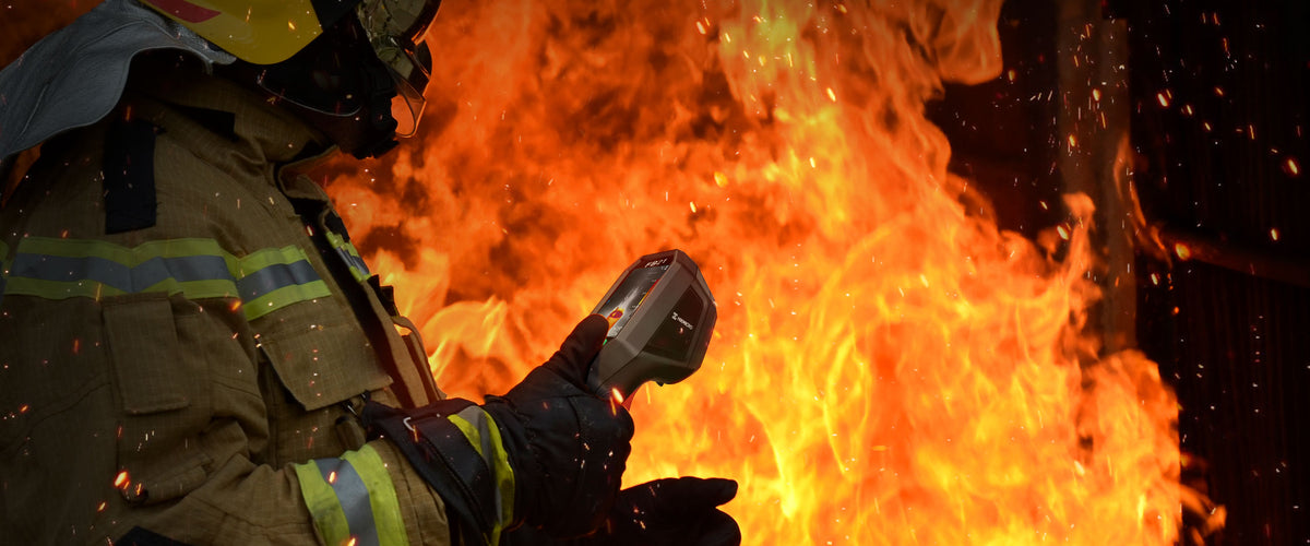 FB21 · Cámara termográfica para bomberos · 256×192 px · -20 a 550 °C