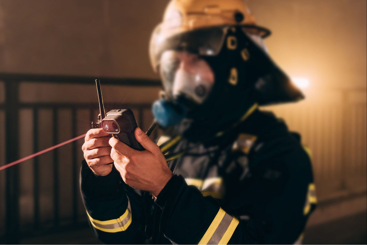 FP31 · Cámara termográfica para bomberos · 384×288 px · -20 a 650 °C