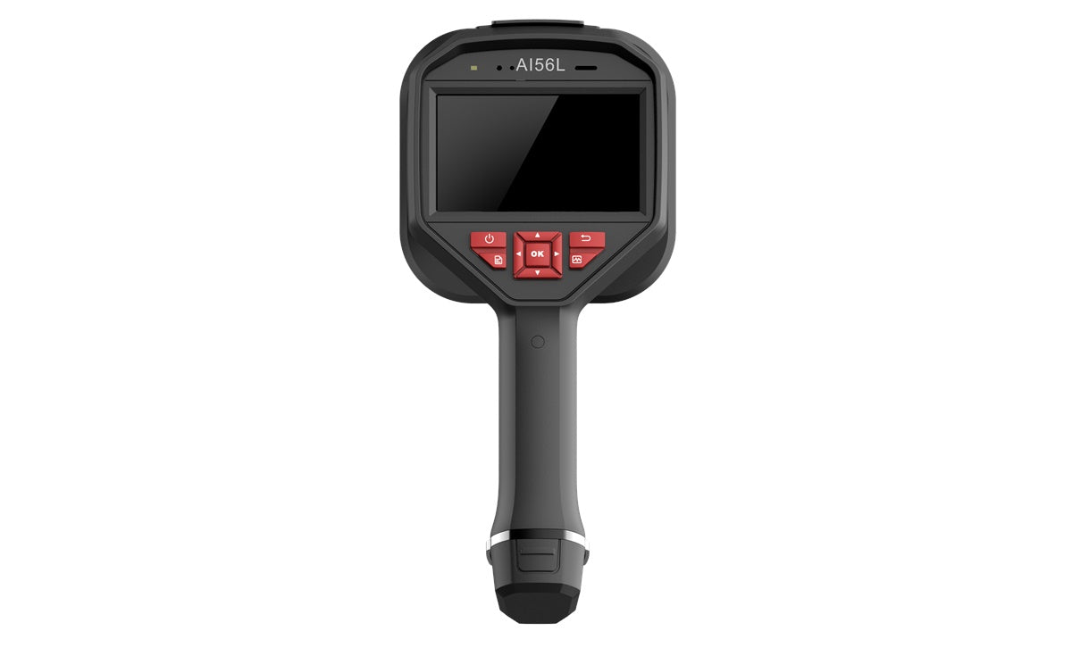 Cámara acústica Hikmicro AI56L vista de frente, con matriz de micrófonos, pantalla apagada y teclado rojo de navegación.